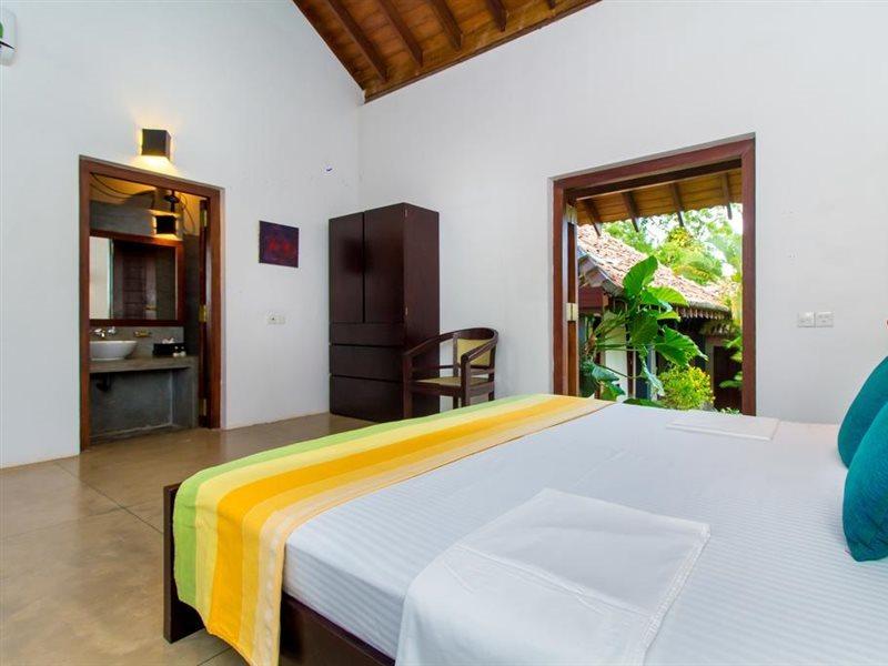 Palm Paradise Cabanas & Villas Beach Resort Tangalle Bagian luar foto