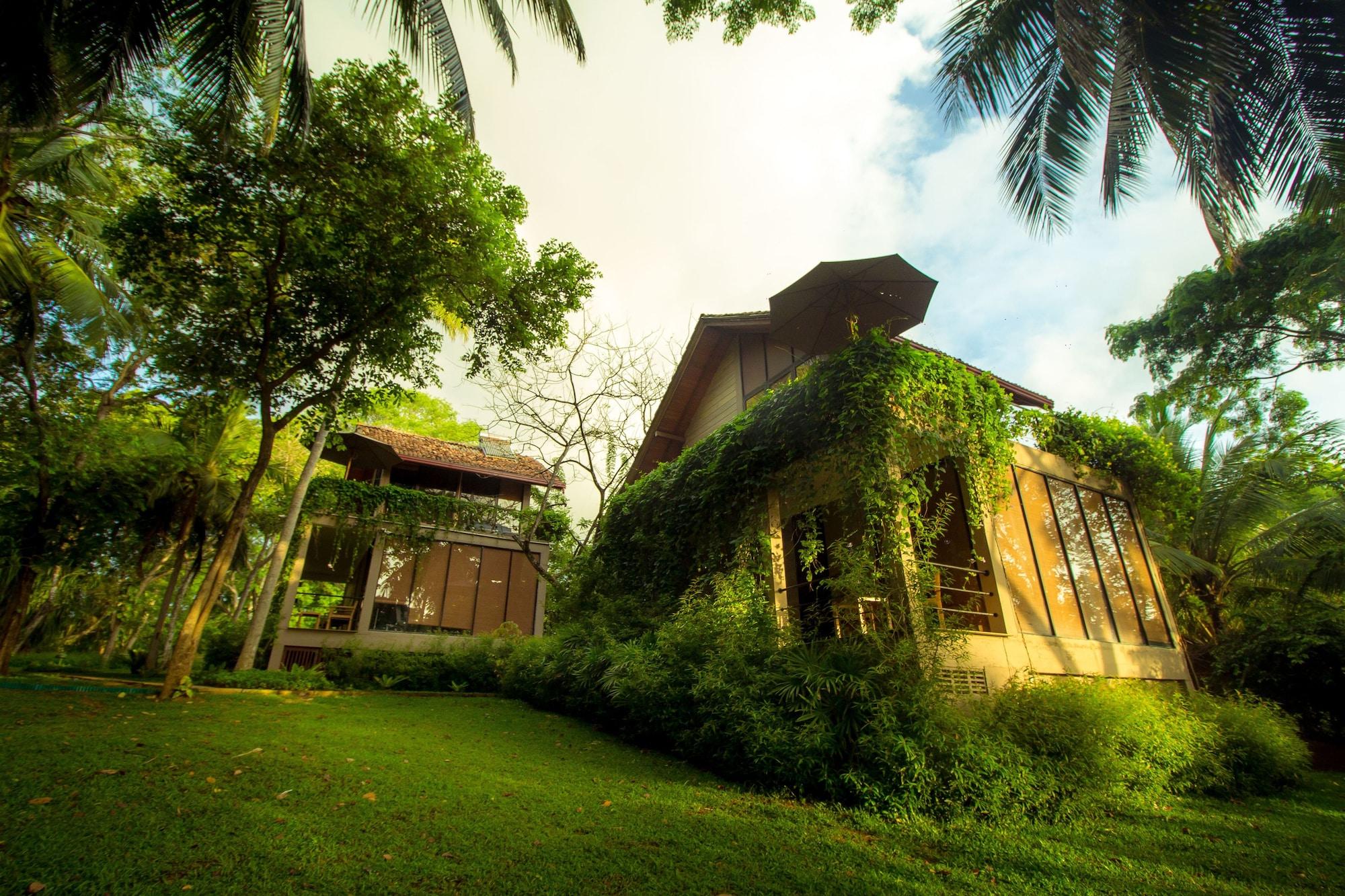 Palm Paradise Cabanas & Villas Beach Resort Tangalle Bagian luar foto