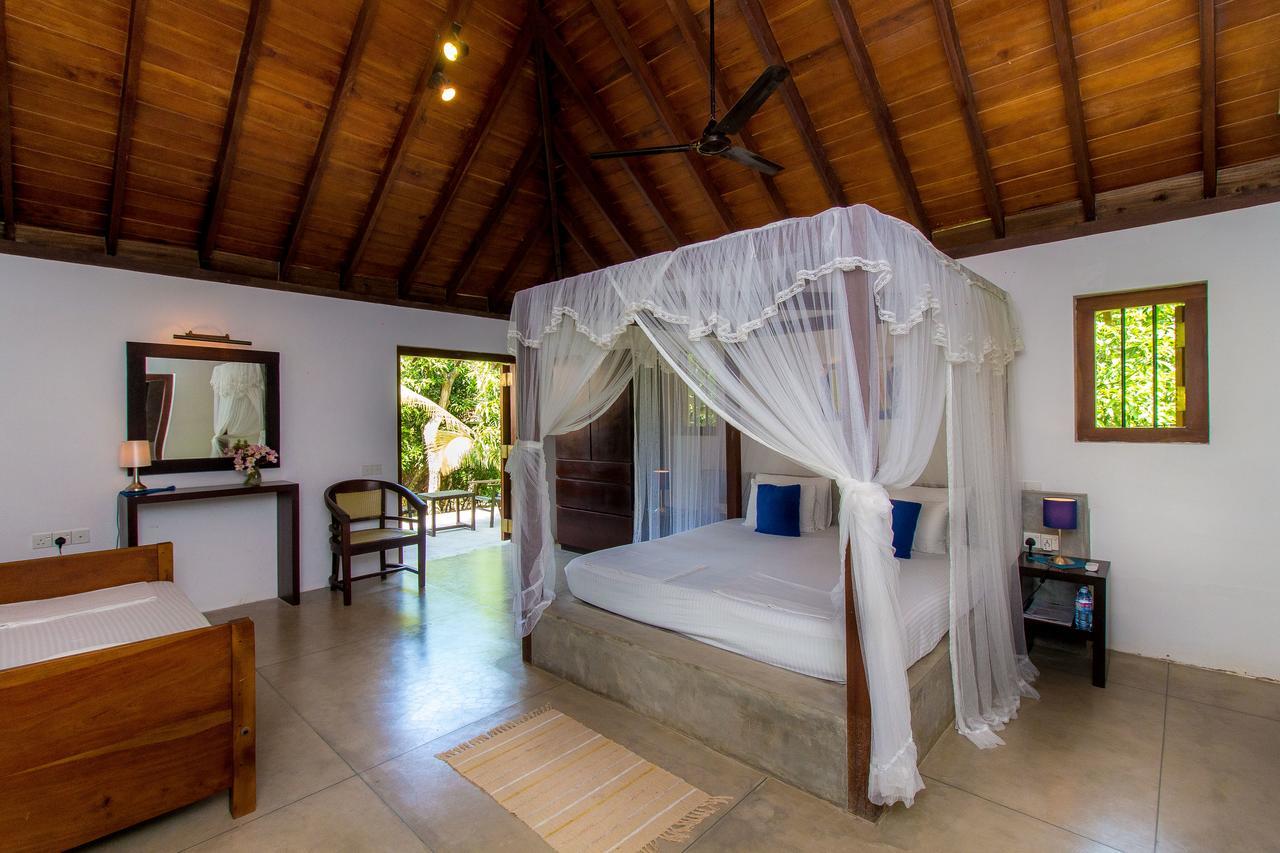 Palm Paradise Cabanas & Villas Beach Resort Tangalle Ruang foto