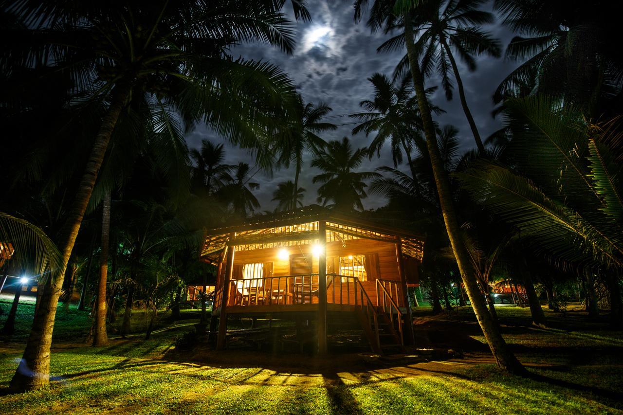Palm Paradise Cabanas & Villas Beach Resort Tangalle Bagian luar foto